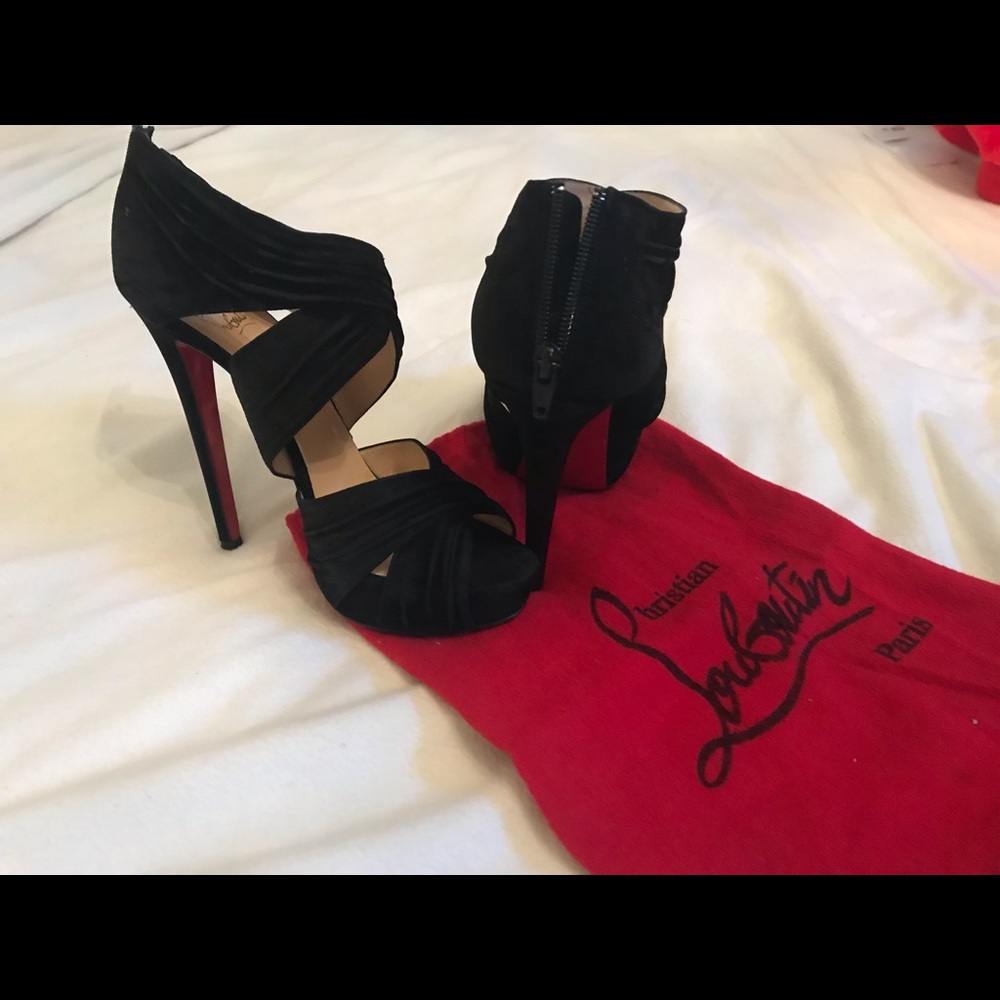 Shoes - Picture 3 of 4